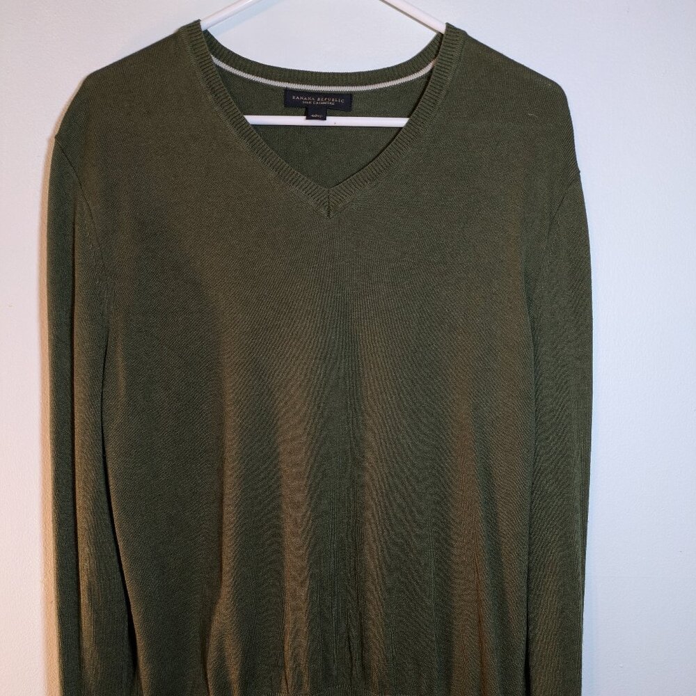Banana Republic Women's Silk Cashmere Long Sleeve V-Neck Sweater Dark Green L